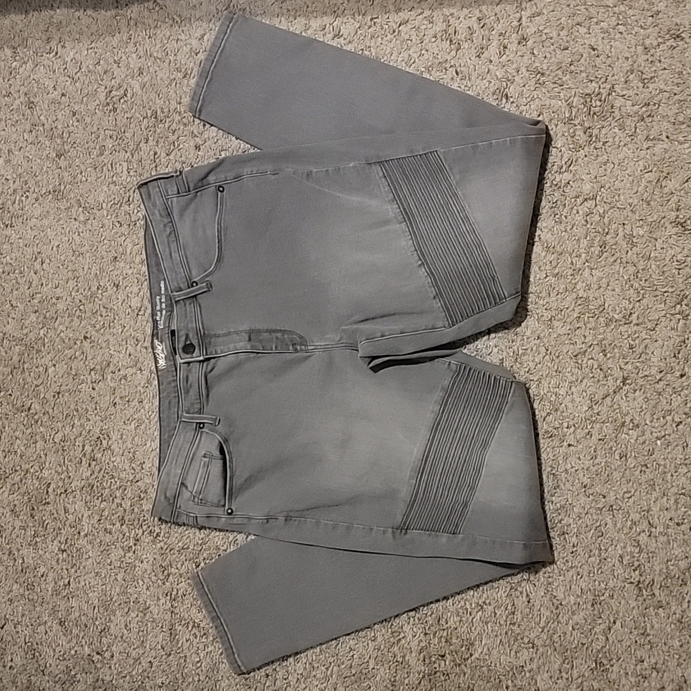 Mossimo Denim Women's Mid-Ruse Skinny Jeans Size 18R. Gray. Moto. Good Condition